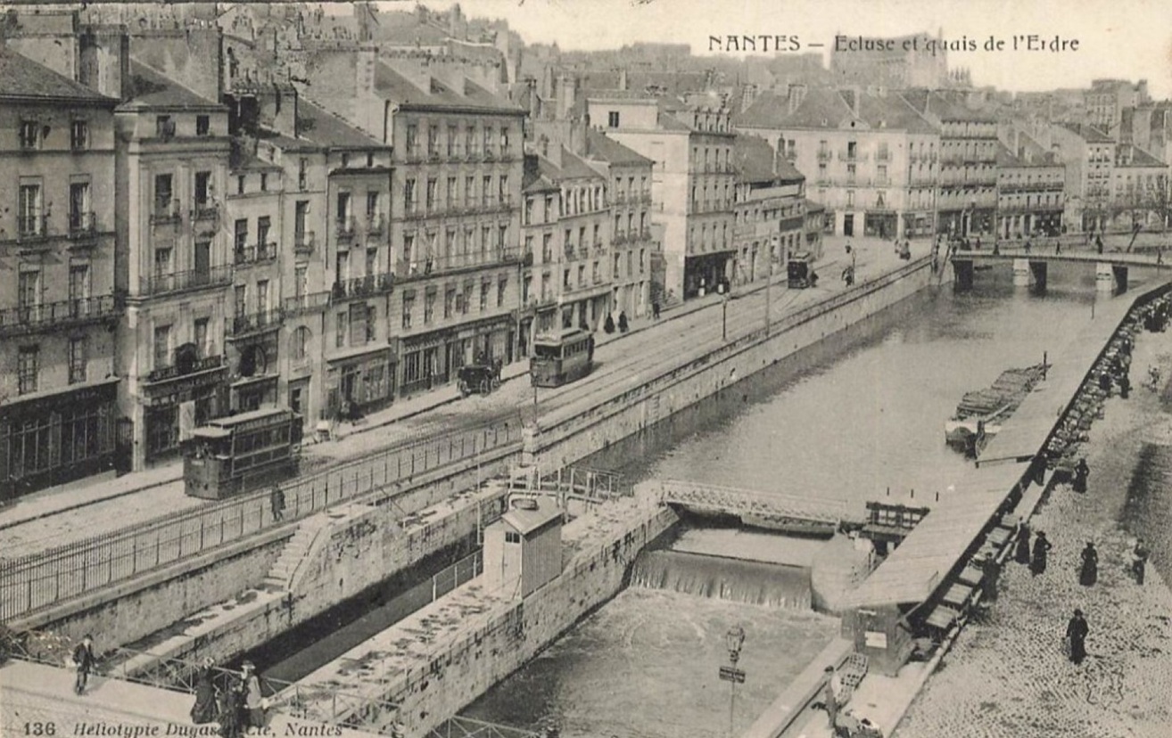 Nantes la première écluse du canal, quai des Tanneurs