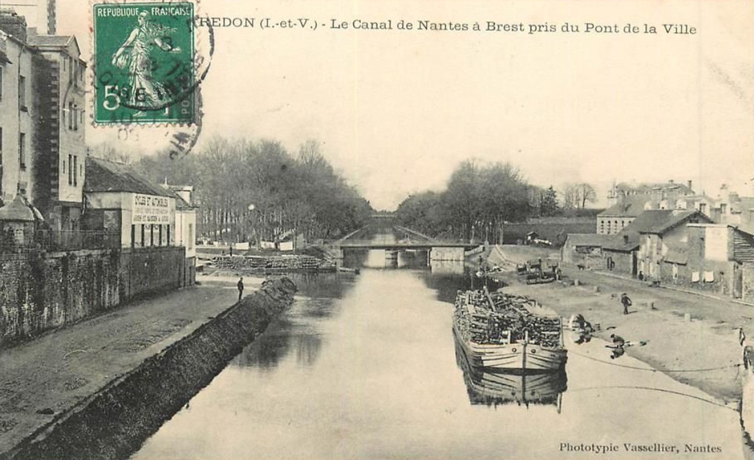 arrivée de Redon, chargement de bois