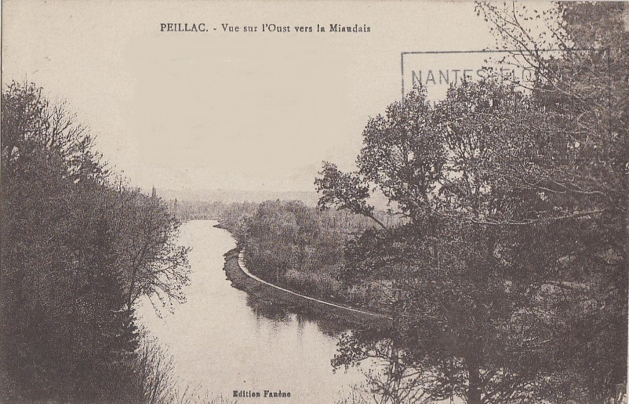 sortie de Peillac, le canal et le chemin de halage