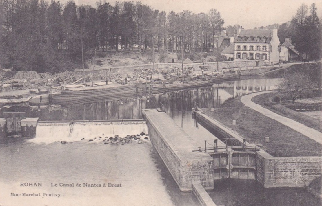 Rohan, l'écluse du port, le déversoir